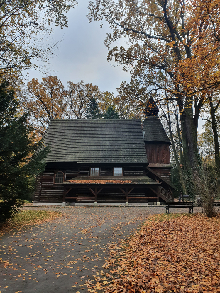 Kiedy spoglądasz w otchłań, otchłań spogląda także w Ciebie.